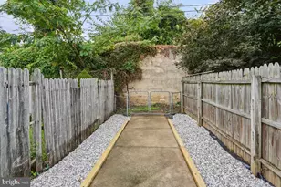 1320 Dellwood Ave, Baltimore, MD 21211 - Photo 29