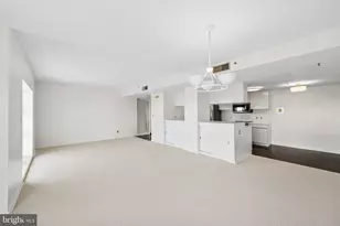 250 S President St, Baltimore, MD 21202 - Photo 9
