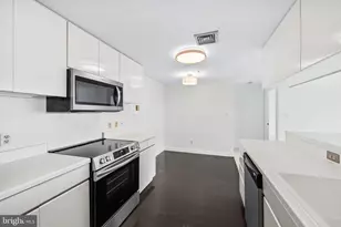 250 S President St, Baltimore, MD 21202 - Photo 13
