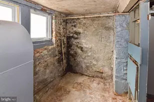 512 E 35th St, Baltimore, MD 21218 - Photo 31