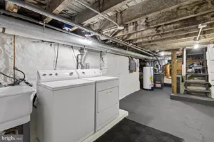 1023 W 37th St, Baltimore, MD 21211 - Photo 33