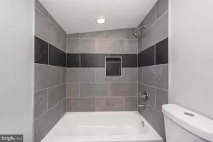 1011 N Mount St, Baltimore, MD 21217 - Photo 17