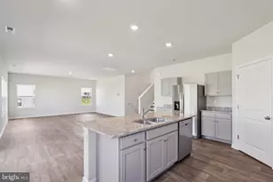 105 Fairfield Dr, Staunton, VA 24401 - Photo 5