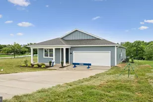 259 Heather Ln, Staunton, VA 24401 - Photo 1