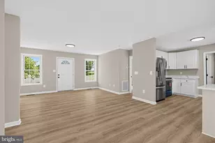 72 Somerset Dr, Weyers Cave, VA 24486 - Photo 3