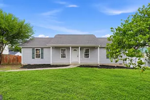 72 Somerset Dr, Weyers Cave, VA 24486 - Photo 1