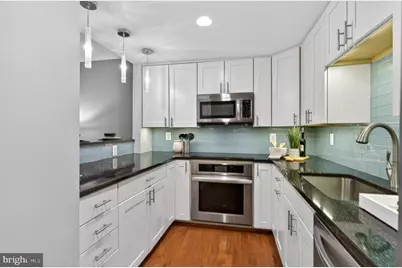 1530 Key Boulevard #327, Arlington, VA 22209 - Photo 9