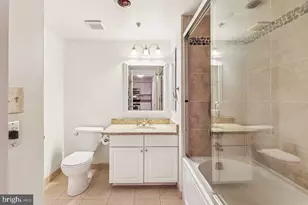 1050 N Taylor St, Arlington, VA 22201 - Photo 27