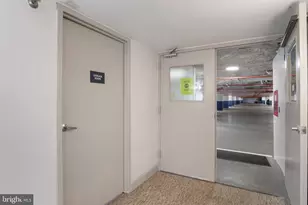 1301 N Courthouse Rd, Arlington, VA 22201 - Photo 25