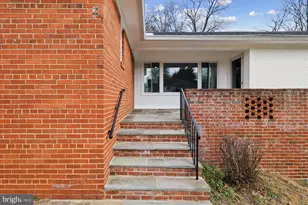 3713 Nelly Custis Dr, Arlington, VA 22207 - Photo 7