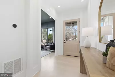 802 N Edgewood Street, Arlington, VA 22201 - Photo 5