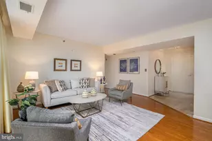 1016 S Wayne Street S, Arlington, VA 22204 - Photo 5