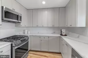 3650 S Glebe Rd, Arlington, VA 22202 - Photo 7