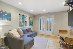 2047 N Abingdon St, Arlington, VA 22207 - Photo 31