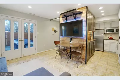 2047 N Abingdon Street, Arlington, VA 22207 - Photo 33