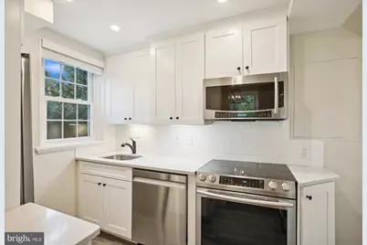 2804 S Abingdon Street #B, Arlington, VA 22206 - Photo 3