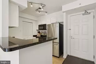880 N Pollard St, Arlington, VA 22203 - Photo 11