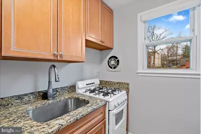 945 N Barton Street N #204, Arlington, VA 22201 - Photo 15