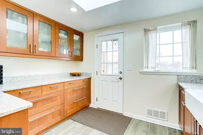 907 26th Street S, Arlington, VA 22202 - Photo 35