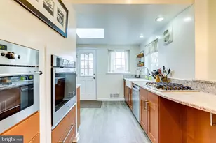 907 26th St S, Arlington, VA 22202 - Photo 31