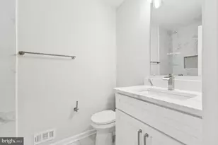 2452 S Walter Reed Dr, Arlington, VA 22206 - Photo 17