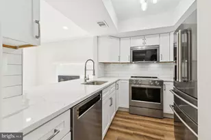 2452 S Walter Reed Dr, Arlington, VA 22206 - Photo 5