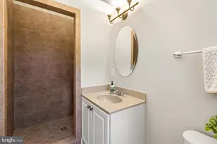 127 S Highland St, Arlington, VA 22204 - Photo 43