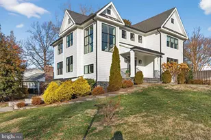 5615 35th Rd N, Arlington, VA 22207 - Photo 1