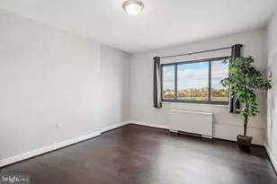 1300 S Arlington Ridge Rd, Arlington, VA 22202 - Photo 11