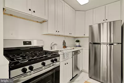 1577 N Colonial Terrace #205Y, Arlington, VA 22209 - Photo 9