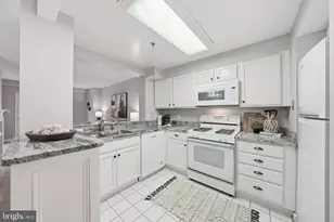 1050 N Taylor St, Arlington, VA 22201 - Photo 3