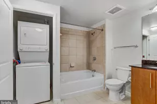 1021 N Garfield St, Arlington, VA 22201 - Photo 17