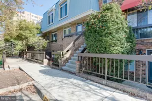 1775 Hayes St, Arlington, VA 22202 - Photo 5