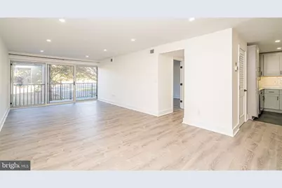 1300 Army Navy Drive #128, Arlington, VA 22202 - Photo 9