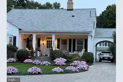 1922 S Arlington Ridge Road, Arlington, VA 22202 - Photo 1