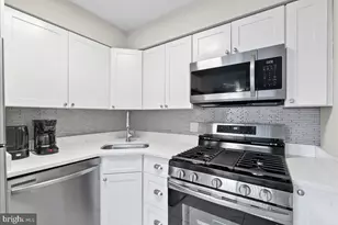 1506 S George Mason Dr, Arlington, VA 22204 - Photo 5