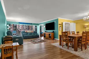 1300 Crystal Dr, Arlington, VA 22202 - Photo 3