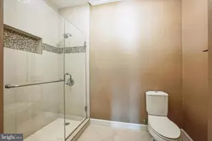 2101 N Monroe St, Arlington, VA 22207 - Photo 21