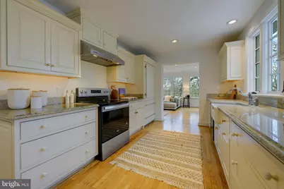 2625 S Hayes Street, Arlington, VA 22202 - Photo 13