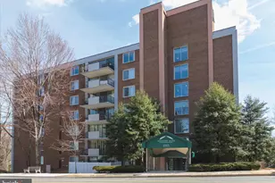 1515 S Arlington Ridge Rd, Arlington, VA 22202 - Photo 1