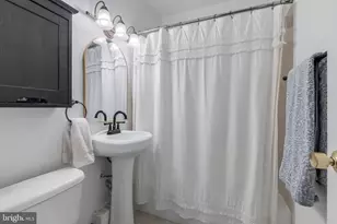 1121 Arlington Blvd, Arlington, VA 22209 - Photo 9