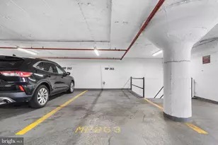 1021 Arlington Blvd, Arlington, VA 22209 - Photo 11