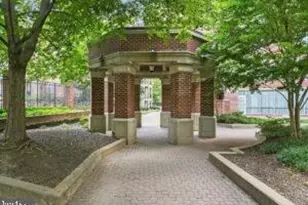 1276 N Wayne Street N, Arlington, VA 22201 - Photo 5