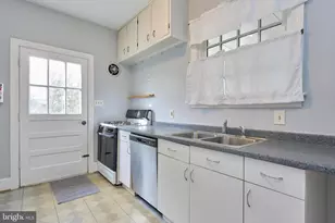 304 N Highland St, Arlington, VA 22201 - Photo 3