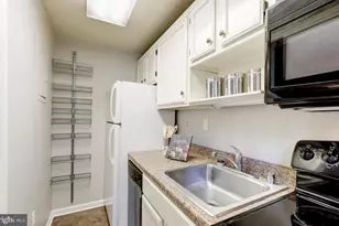 1742 N Rhodes St, Arlington, VA 22201 - Photo 5