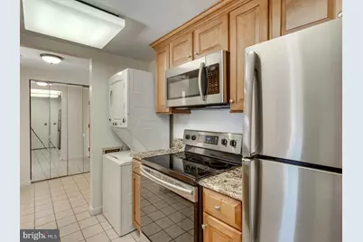 1530 Key Boulevard #1017, Arlington, VA 22209 - Photo 5