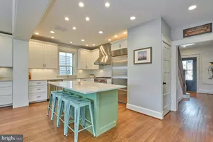 205 N Fillmore St, Arlington, VA 22201 - Photo 3
