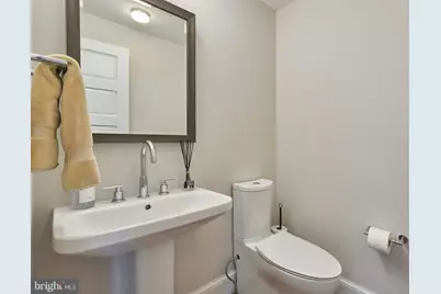 205 N Fillmore Street, Arlington, VA 22201 - Photo 33