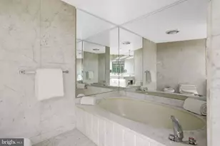 1300 Crystal Dr, Arlington, VA 22202 - Photo 41