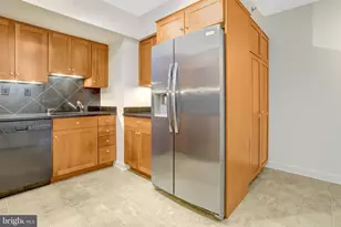 1300 Crystal Dr, Arlington, VA 22202 - Photo 13